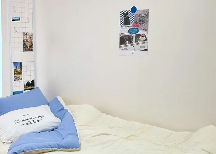 54hongdae Station Area, Yeonnam, Hongdae Street, 15 Minutes From Itaewon, Single Accommodation, Fully Furnished 首爾