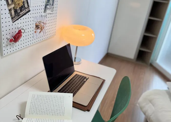 公寓 54hongdae Station Area, Yeonnam, Hongdae Street, 15 Minutes From Itaewon, Single Accommodation, Fully Furnished 首爾