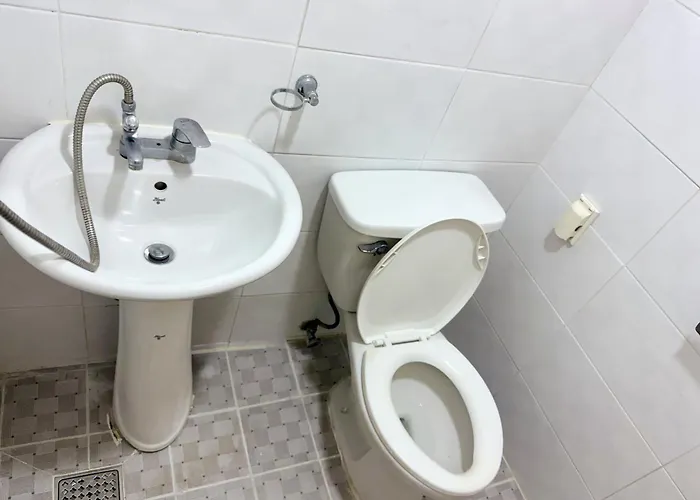 54hongdae Station Area, Yeonnam, Hongdae Street, 15 Minutes From Itaewon, Single Accommodation, Fully Furnished *